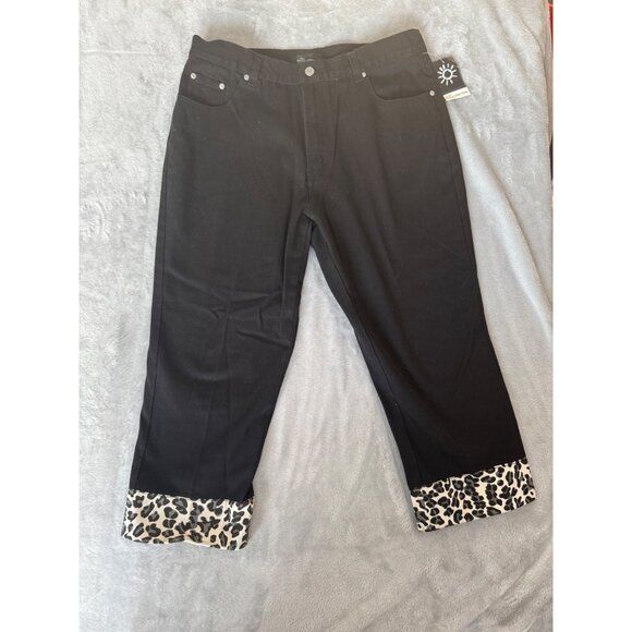 No Boundaries womens size 15  Juniors Black Capri Pants With Leopard Print Cuff - Picture 11 of 16